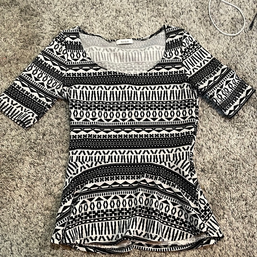 WOMENS FASHIONABLE TOPS!